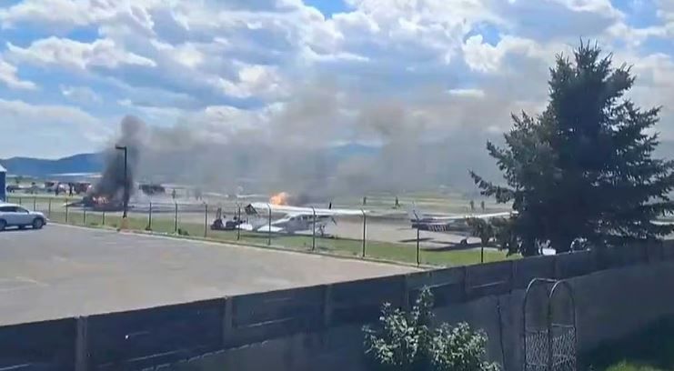 মার্কিন যুক্তরাষ্ট্রের মন্টানার ক্যালিস্পেল সিটি বিমানবন্দরেই এক বিমানের সঙ্গে ধাক্কা আর এক বিমানের!