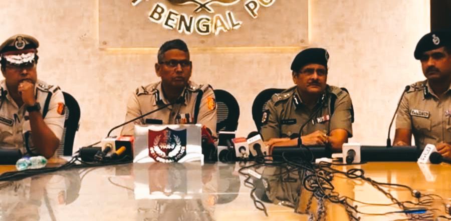 শনিবার নবান্ন অভিযান,আইন ভাঙলে ব্যবস্থা,পুলিশকর্তাদের দাবি পুলিশের কাছে আবেদন জানাননি মিছিলকারীদের কেউই!