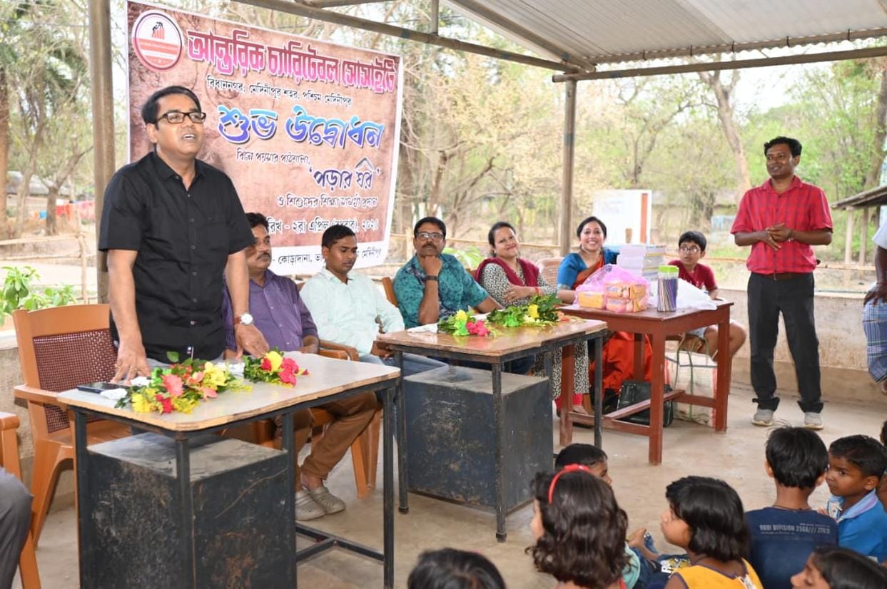 বই-খাতা থেকে নাচের ছন্দে- আলোকিত স্বপ্ন বুনছে আন্তরিক চ্যারিটেবল সোসাইটি!