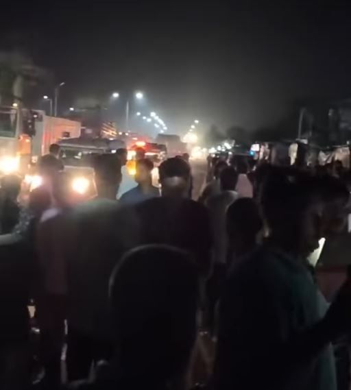 পূর্ব মেদিনীপুরের মেছোগ্রামে একটি মেলাতে হঠাৎই একটি বাস ঢুকে যায় নিয়ন্ত্রণ হারিয়ে  দুর্ঘটনা!