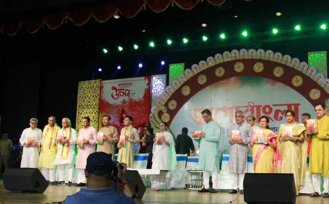 মুখ্যমন্ত্রীর পুজোর গানের নতুন অ্যালবাম, ‘দুর্গা অঙ্গন’ প্রকাশিত হল!