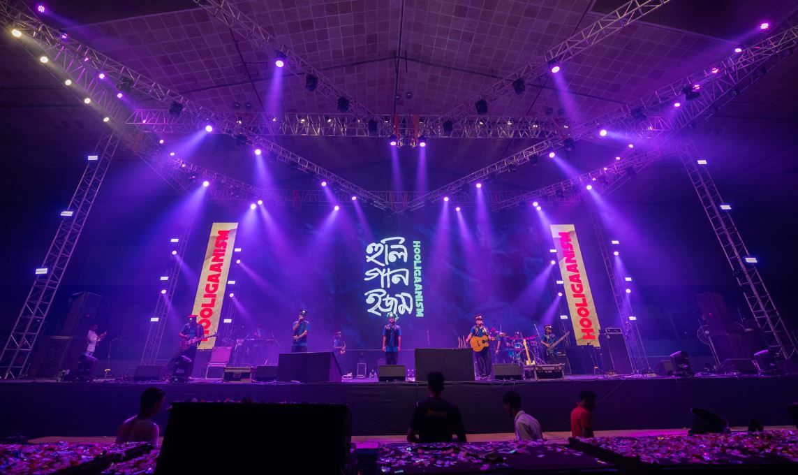 ‘হুলিগানিজম‘ নামে একটি নতুন বাংলা ব্যান্ড গড়ে তুলেছেন পরিচালক ও গায়ক অনির্বাণ ভট্টাচার্য!