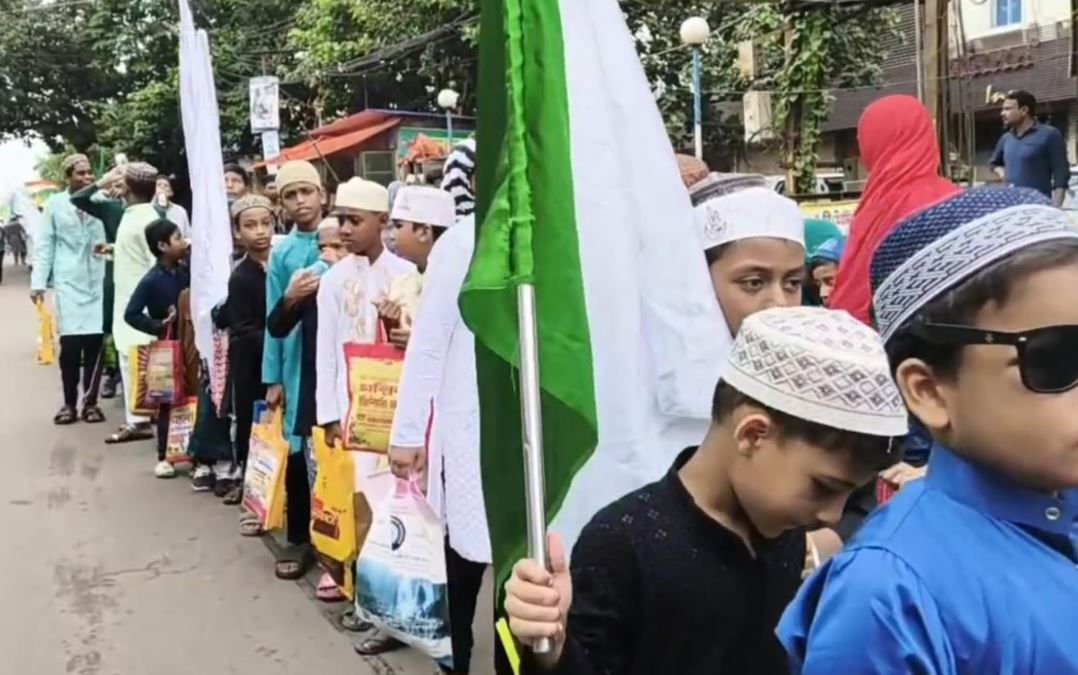 মেদিনীপুর শহরে পালিত হচ্ছে ইসলাম ধর্মের পবিত্র ঈদে মিলাদুন নবী দিবস!