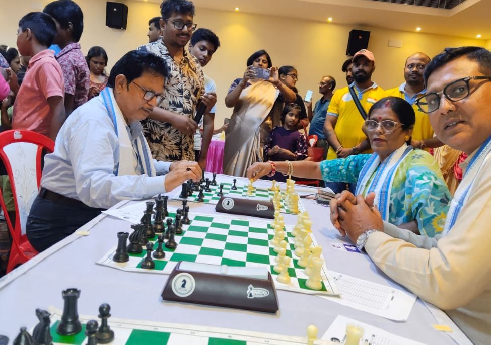 দুই দিন ব্যাপী নকআউট খড়গপুরের আন্তর্জাতিক দাবা প্রতিযোগিতা!