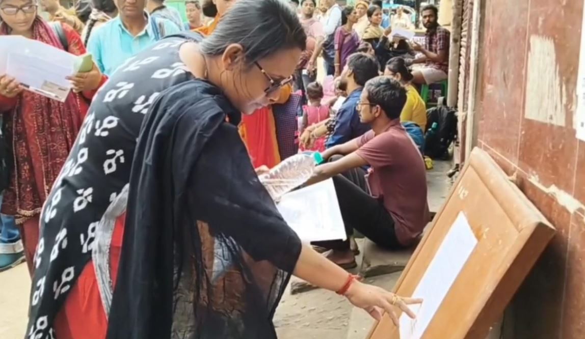 এসএসসির দ্বিতীয় দফার পরীক্ষা অর্থাৎ একাদশ, দ্বাদশে শিক্ষক নিয়োগের পরীক্ষা ইতিমধ্যেই শেষ হয়েছে!