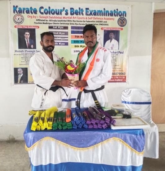 ক্যারাটের প্রশিক্ষণ জঙ্গলমহলে : সুনাগরিক গড়ে তোলার পাঠ!