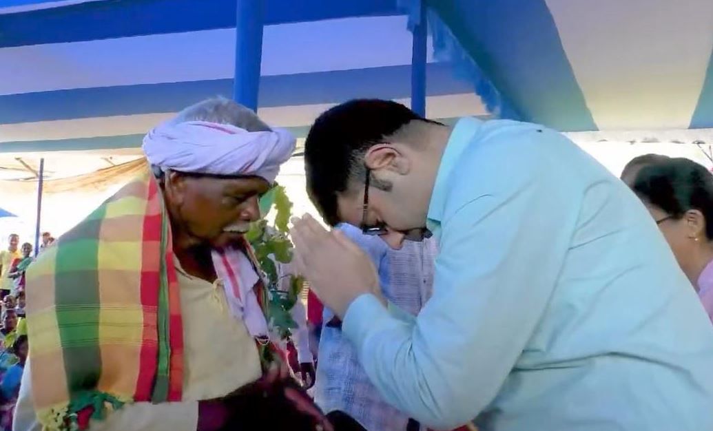 আমাদের পাড়া আমাদের সমাধান ক্যাম্পে  উচ্চ প্রশাসনিক আধিকারিকরা পরিদর্শন!