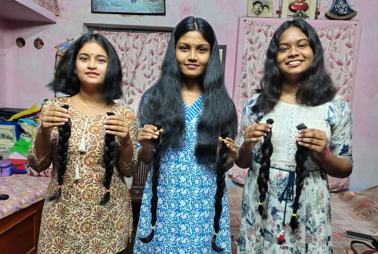 ঠাকুমার স্মৃতিতে ক্যান্সার আক্রান্ত রোগীদের পাশে দাঁড়াতে চুল দান করলেন গাঁতাইত পরিবারের তিন বোন!