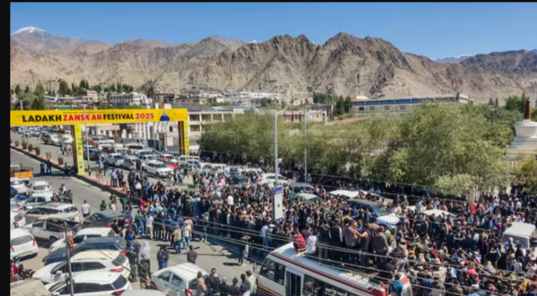 রাজ্য স্বীকৃতির দাবিতে উত্তাল লাদাখ, বিজেপি অফিসে অগ্নিসংযোগ,মৃত চার-আহত বহু...