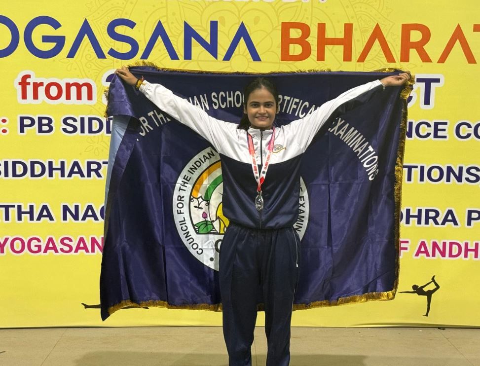 জাতীয় স্তরের যোগাসনে সফল মেদিনীপুরের অনুষ্কা গুপ্ত!