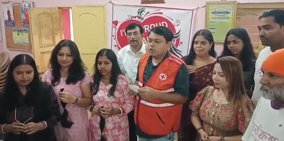 ঘাটাল শাখার রেড ক্রশ সোসাইটির উদ্যোগে ক্যান্সার রোগীদের জন্য চুল দান ও  রক্তদান শিবির!