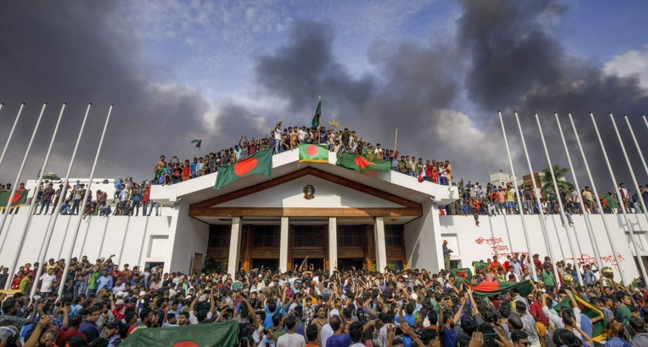 জুলাই সনদ–সুপারিশে ‘গরমিল’! বাংলাদেশে গণভোট নিয়ে দ্বন্দ্ব বহালই!