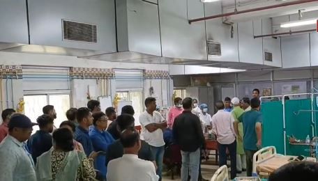 ডায়ালাইসিস থেকে ফেরার পথে বাইক-ট্রাকের সংঘর্ষে মৃত্যু হল খড়গপুর পৌরসভার প্রাক্তন চেয়ারম্যানের ছেলে সহ দুইজনের!