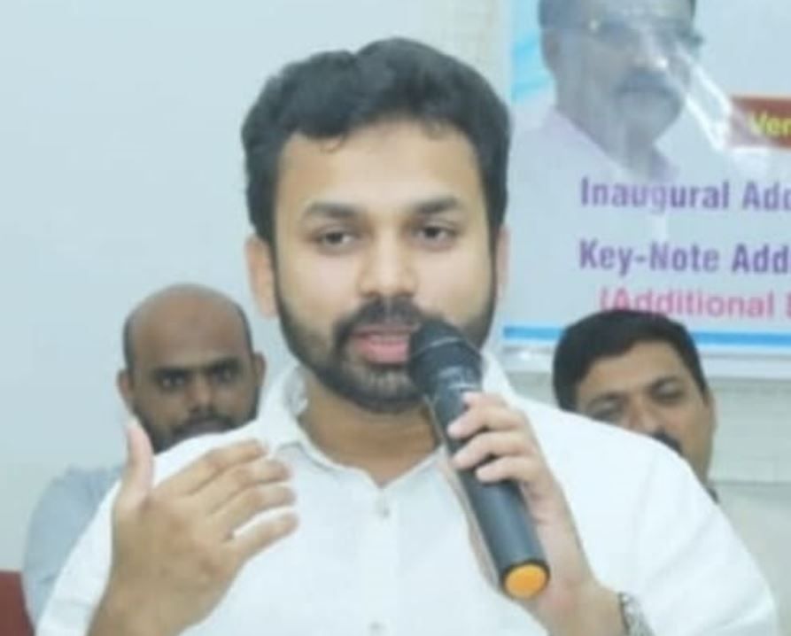 পূর্ব মেদিনীপুরের নতুন জেলাশাসক হলেন ইউনিস রিসিন ইসমাইল(IAS)