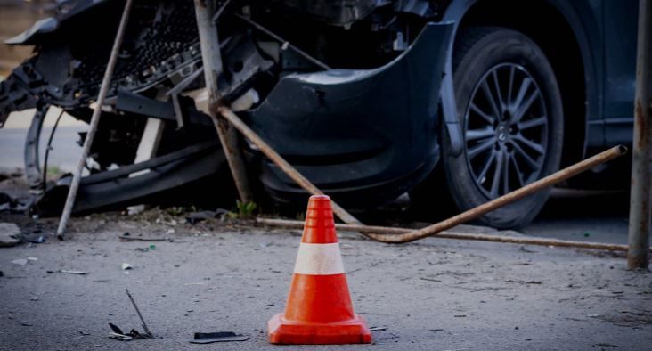 ঝাড়গ্রামে পথ দুর্ঘটনায় কলকাতার বেহালা এলাকার সাতজন পর্যটক আহত!