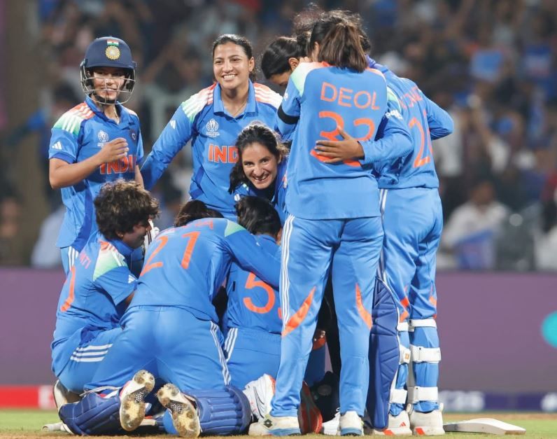 অস্ট্রেলিয়াকে হারিয়ে বিশ্বকাপ ফাইনালে ভারতের মেয়েরা!