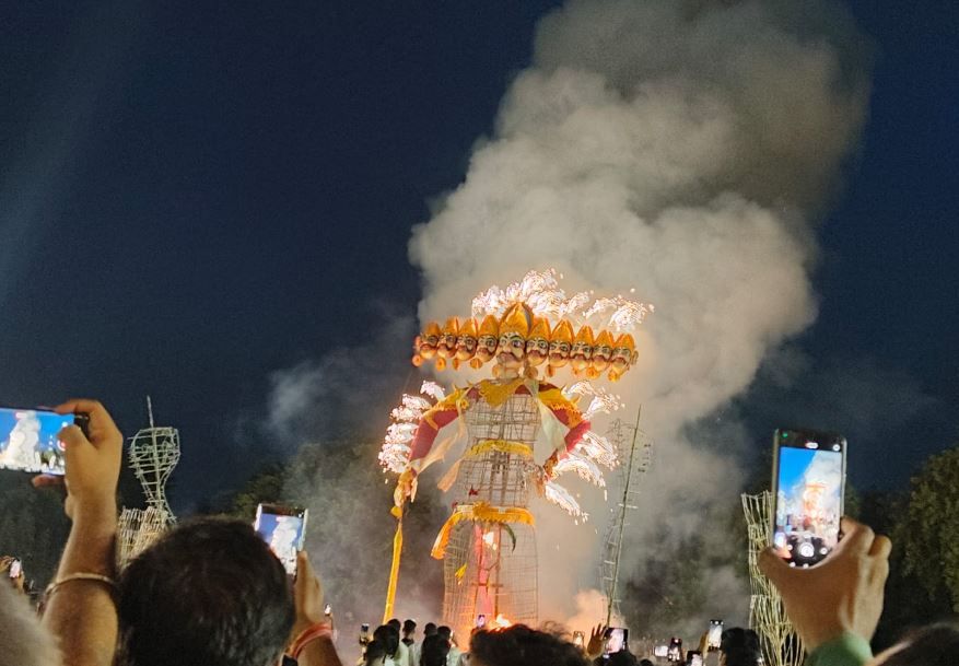 খড়্গপুর শহরের ১০১-তম রাবণ পোড়া উৎসব!