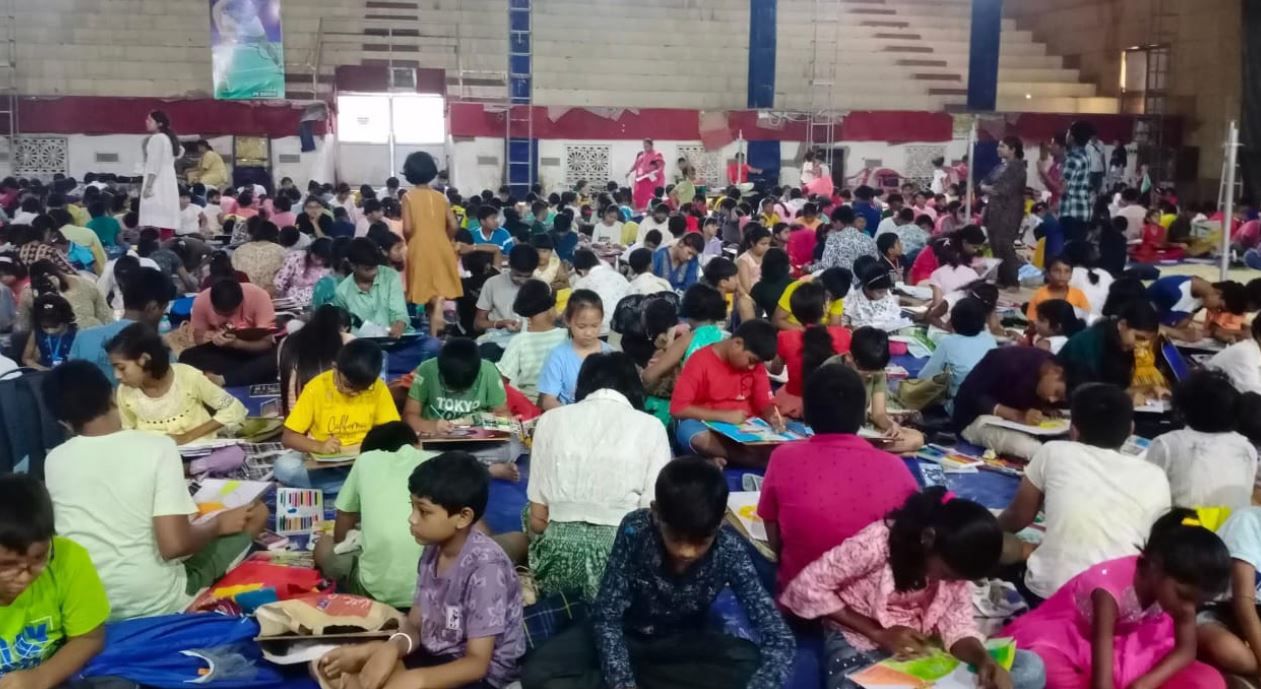 মেদিনীপুর আর্ট একাডেমী রাজ্যব্যাপী অঙ্কন প্রতিযোগিতায় রঙে রঙে সেজে উঠলো মেদিনীপুর শহরে!