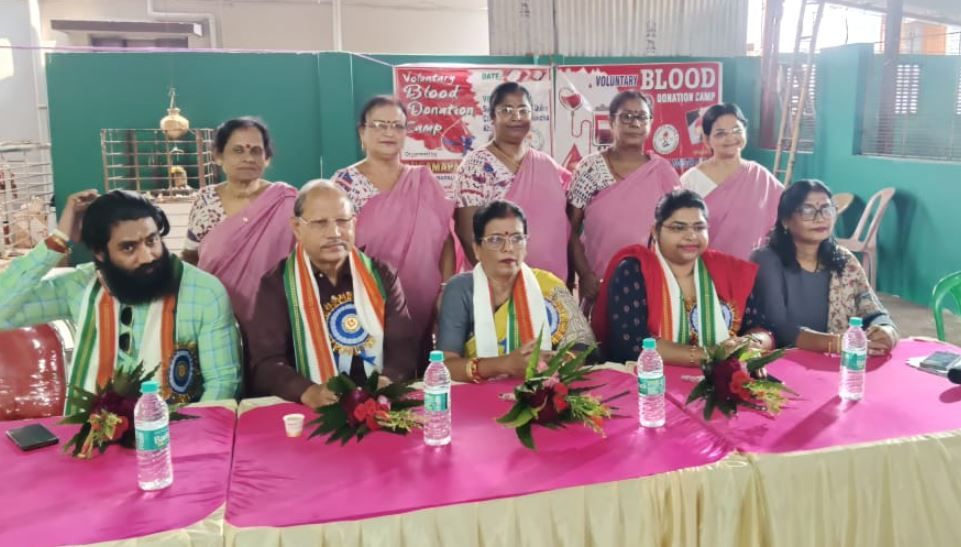 খড়্গপুর শহরের মালঞ্চ সুষমা পল্লী ইউথ কয়ার ক্লাবের প্রচেষ্টায় রক্তদান শিবির!