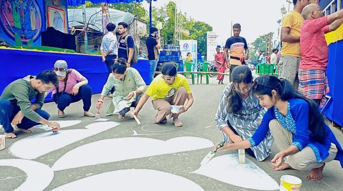 মেদিনীপুর শহর সেজে উঠেছে উৎসবের রঙে—আয়োজিত হচ্ছে বর্ণাঢ্য দুর্গাপূজা কার্নিভাল!