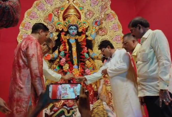 ভবানীপুরের যুবদল ক্লাবের ৫০তম বর্ষের কালীপূজো!