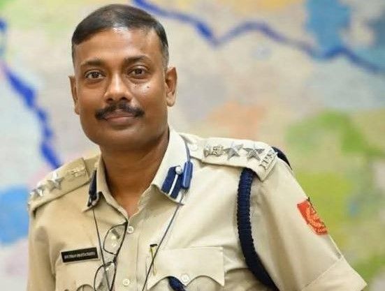 কোচবিহার শহরে বাজি পোড়ানো নিয়ে অশান্তি,এসপি দ্যুতিমান ভট্টাচার্য বদলি!