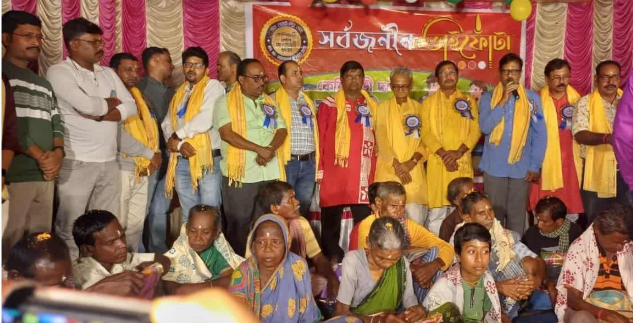 কেশিয়াড়ী দর্পনের উদ্যোগে ভ্রাতৃদ্বিতীয়ার সন্ধ্যায় ব্যাতিক্রমী গণ ভাইফোঁটা অনুষ্ঠিত হলো!