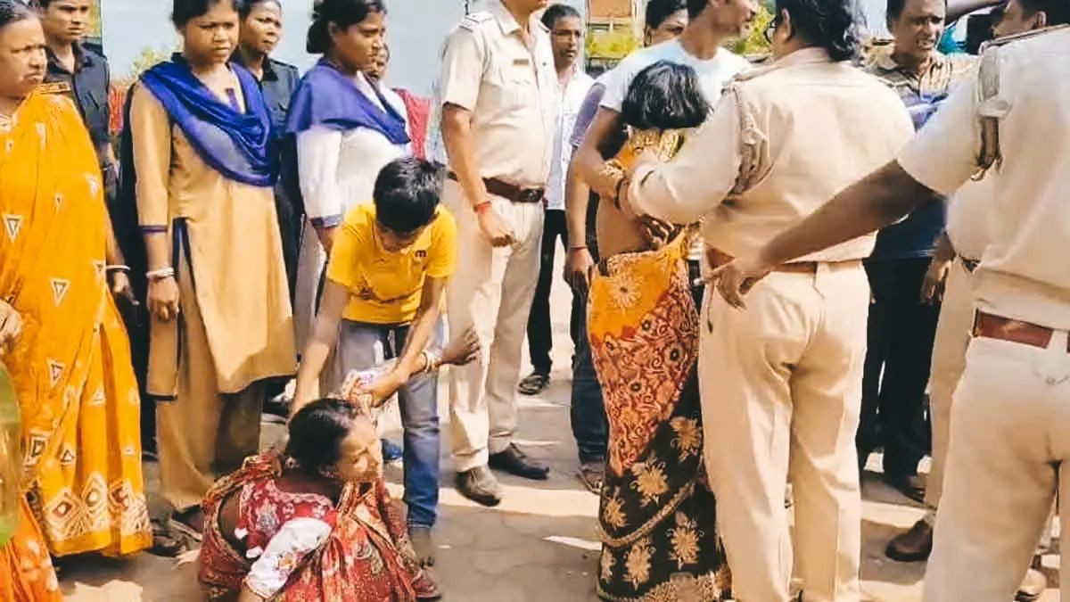 এগরা মহকুমা হাসপাতালে শিশু মৃত্যু, চিকিৎসায় গাফিলতির অভিযোগে হাসপাতাল চত্বরে বিক্ষোভ,ঝামেলাতে ছিঁড়লো পুলিশকর্মীর উর্দি!