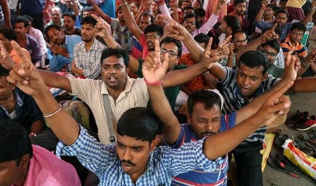 ফের আন্দোলনের পথে চাকরিহারা যোগ্য শিক্ষকরা!