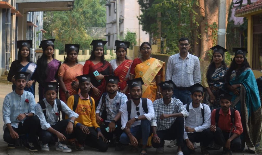 ঝাড়গ্রাম জেলার বিদ্যাসাগর বিশ্ববিদ্যালয়ের শিলদা চন্দ্রশেখর মহাবিদ্যালয়ের ইতিহাস বিভাগের মিলন উৎসব- ২০২৫!