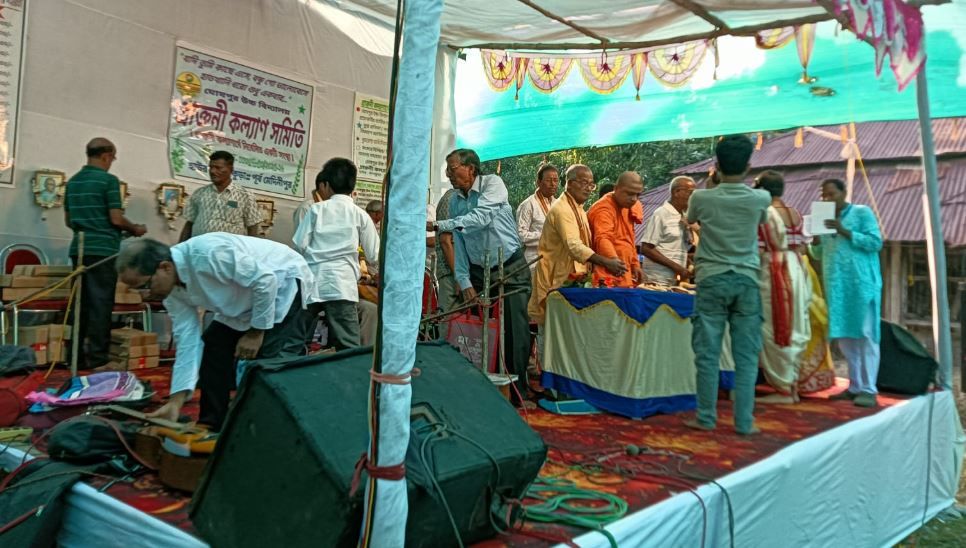 পূর্ব মেদিনীপুর জেলার ঘোষপুর উচ্চ বিদ্যালয় প্রাক্তনী কল্যাণ সমিতির  উদ্যোগে দুঃস্থ মেধাবী কৃতী প্রাক্তনীদের সম্বর্ধনা জ্ঞাপন!