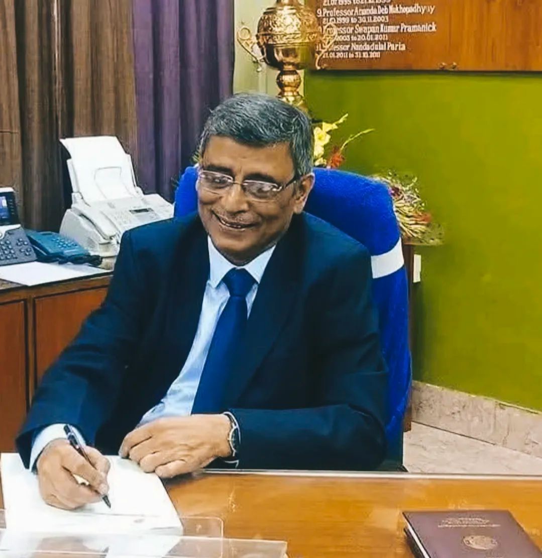 উপাচার্যের শুভেচ্ছায় উজ্জ্বল "মেদিনীপুর বই মেলা", ষষ্ঠ দিনে শুভেচ্ছা জানিয়ে গেলেন  অধ্যাপক ড.দীপক কর!