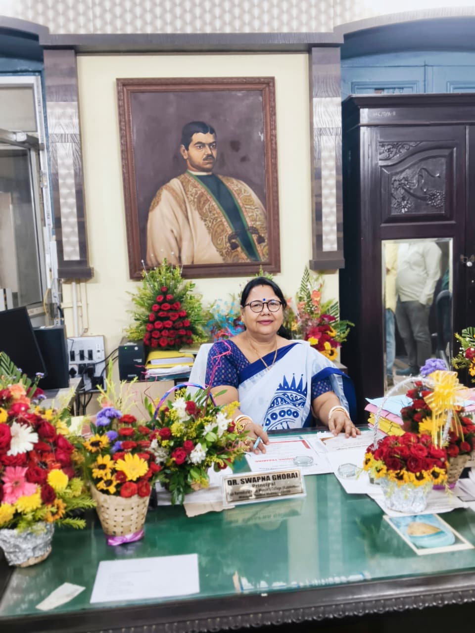 রাজা নরেন্দ্রলাল খান মহিলা মহাবিদ্যালয়ে অধ্যক্ষ হিসেবে যোগ দিলেন ড.স্বপ্না ঘোড়াই!