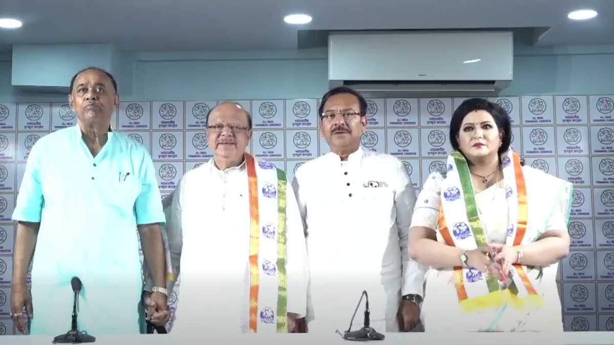 ৭ বছর পর বৈশাখীকে নিয়ে তৃণমূলে শোভন চট্টোপাধ্যায়!