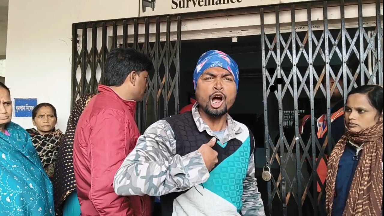 জেলাশাসক দপ্তরের SIR শুনানি কেন্দ্রকে ঘিরে চরম অব্যবস্থার অভিযোগ?