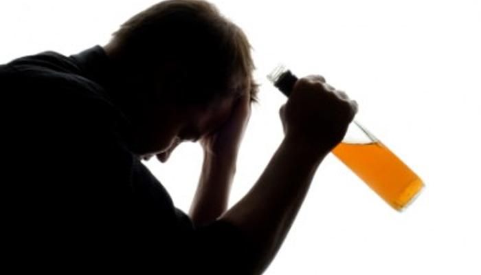 ঝাড়গ্রাম জেলার সাঁকরাইলে অভিযান চালিয়ে বিপুল পরিমাণ চোলাই মদ নষ্ট করলো পুলিশ!