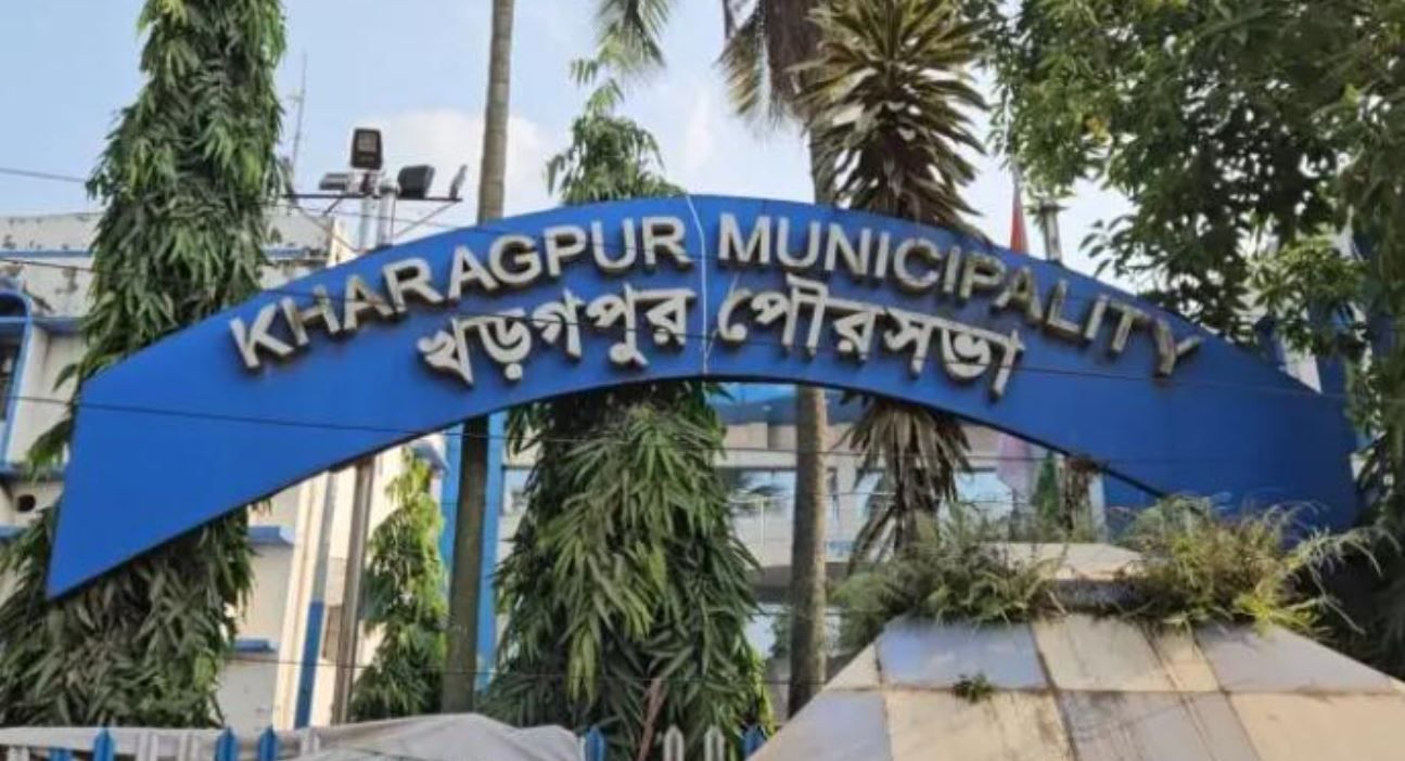 খড়্গপুরে পুরসভাকে শো-কজ় নোটিস ধরাল রাজ্যের পুর ও নগরোন্নয়ন দপ্তর!