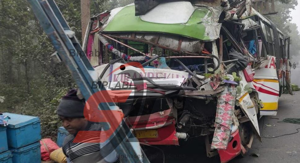 সাত সকালে  শালবনী থানার অন্তর্গত গোদাপিয়াসাল এলাকা ভয়াবহ পথ দুর্ঘটনা!