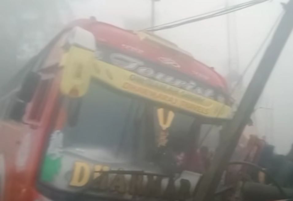 পশ্চিম মেদিনীপুরে চন্দ্রকোণায়  সাত সকালে ভয়াবহ পথ দুর্ঘটনা!