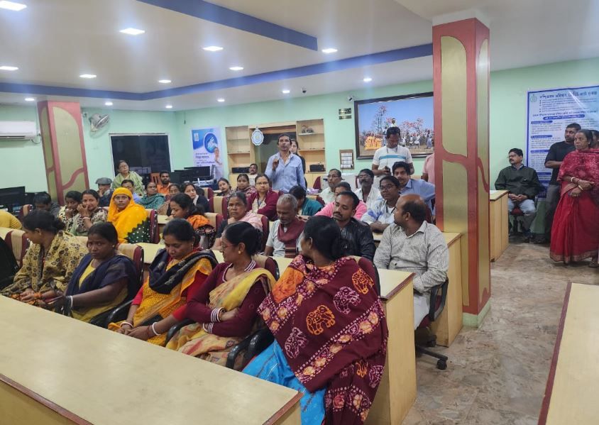 মেদিনীপুর পৌরসভার উদ্যোগে রাজ্য সরকারের নতুন প্রকল্প  হকার লোন ২০২৫!