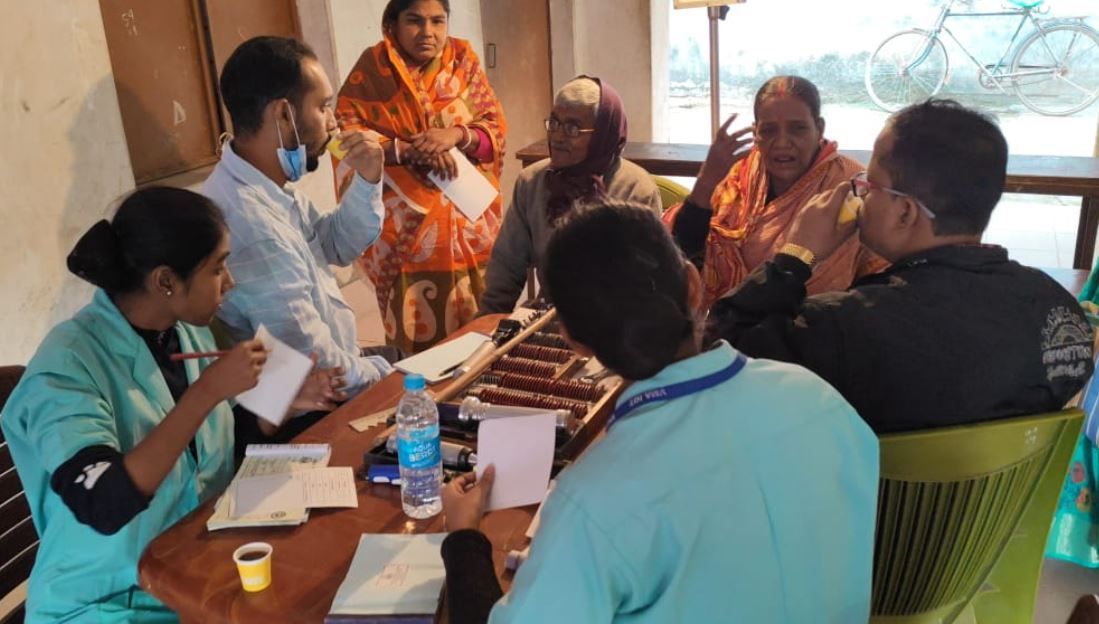 পশ্চিম মেদিনীপুর জেলার খড়্গপুর অর্জুনী পল্লী উন্নয়নী জ্ঞান মন্দির উচ্চ মাধ্যমিক বিদ্যালয়ের উদ্যোগে বিনামূল্যের চক্ষু পরীক্ষা শিবির  কর্মসূচী!