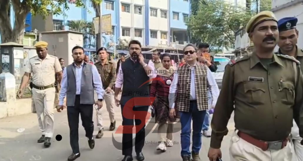 মেদিনীপুর মেডিকেল কলেজ  ও হাসপাতাল পরিদর্শনে পশ্চিম মেদিনীপুরে জেলাশাসক!