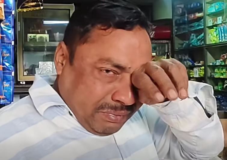 পশ্চিম মেদিনীপুরে খড়গপুর গেট বাজার এলাকাতে রাতের অন্ধকারে দোকান লুঠপাট!