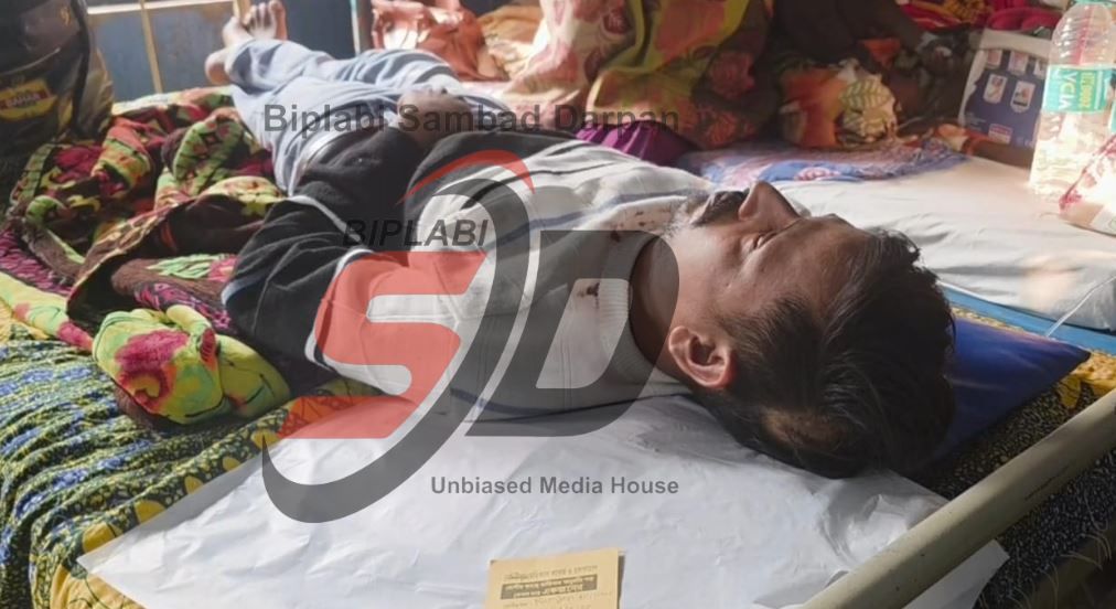 পশ্চিম মেদিনীপুরের গড়বেতার আই.এস.এফ এর এক কর্মীকে পার্টি অফিসে ঢুকিয়ে বেধড়ক মারধরের অভিযোগ!