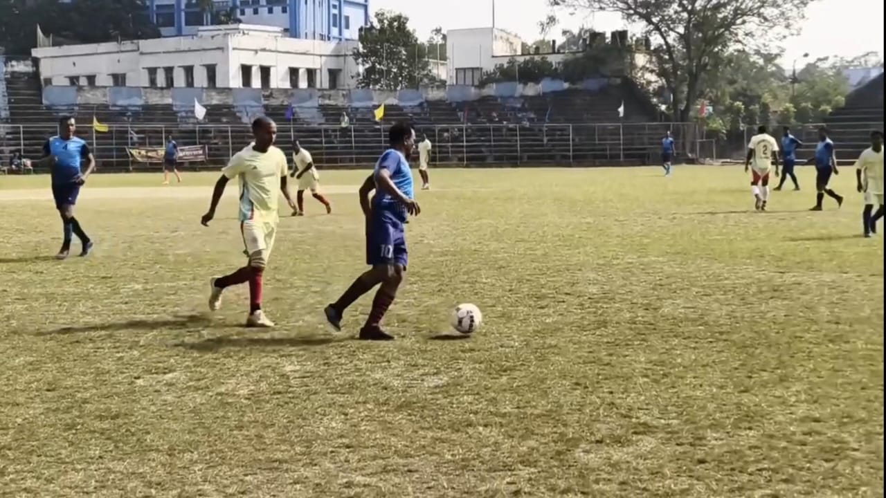 পশ্চিম মেদিনীপুর ভেটারেন্স ফুটবল ক্লাবের উদ্যোগে মেদিনীপুর অরবিন্দ স্টেডিয়ামের এমভি কাপ ২০২৫!