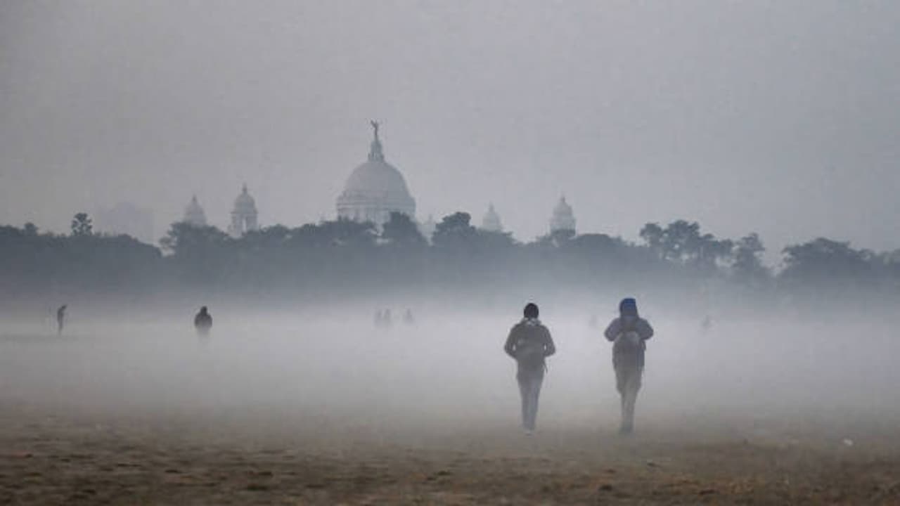 রাজ্যে শুষ্ক আবহাওয়া- কলকাতায় পারদ পতন, দার্জিলিঙে ৫ ডিগ্রি—জাঁকিয়ে শীতের ইঙ্গিত?