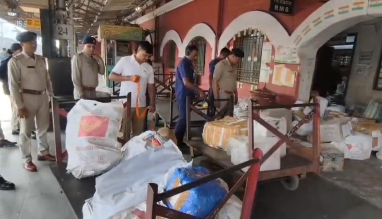 প্রজাতন্ত্র দিবস উপলক্ষে নিরাপত্তা ব্যবস্থা জোরদার করা হয়েছে দক্ষিণ পূর্ব রেলওয়ের গুরুত্বপূর্ণ খড়গপুর স্টেশনে!