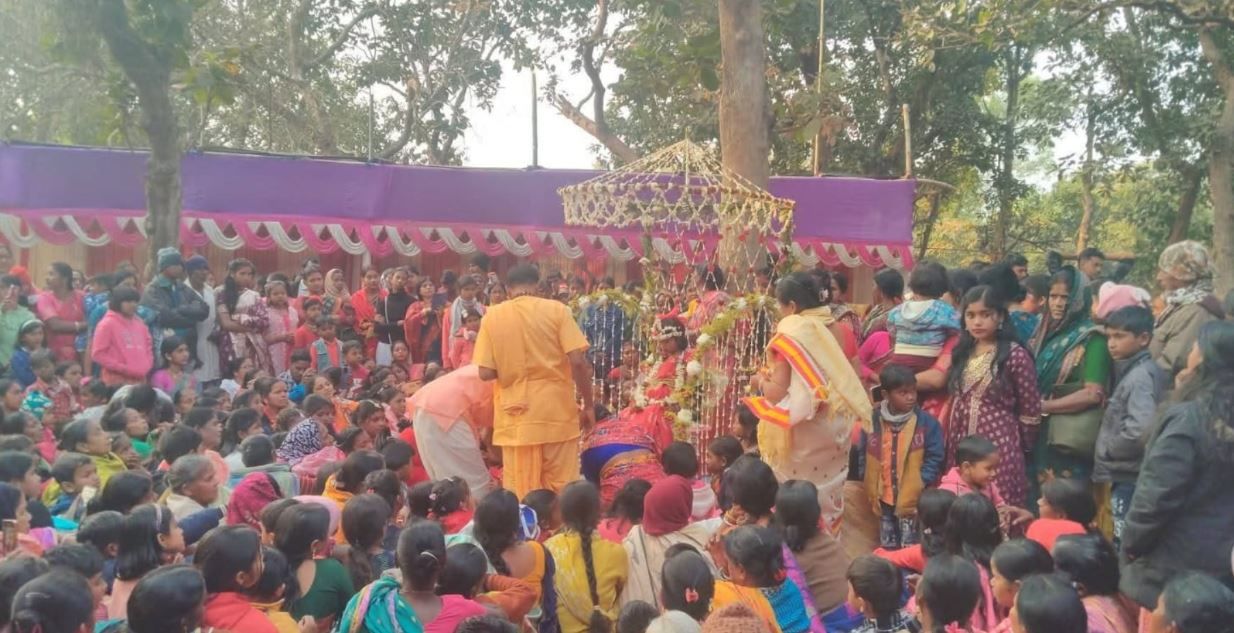 ভক্তি ও লোকসংস্কৃতির মিলনে দরখোলায় শেষ হল মা দমদমা মায়ের মেলা!