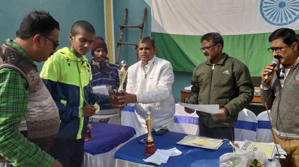 নেতাজির জন্মদিনে পশ্চিম মেদিনীপুর জেলার চন্দ্রকোনারোডে ৩ কিমি দৌড় প্রতিযোগিতা!