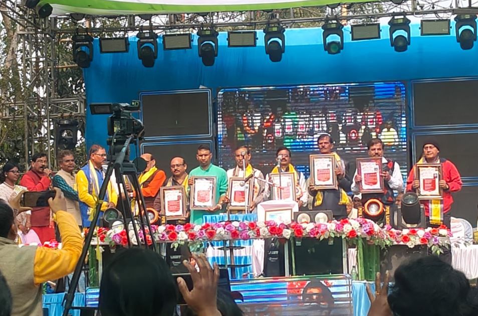 নবম অন্বেষা সাহিত্য সম্মেলন অনুষ্ঠিত হলো ঝাড়গ্রাম জেলার বহড়াদাঁড়িতে!